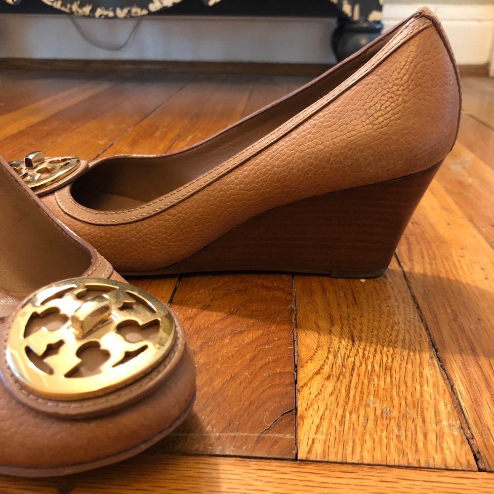 Tory Burch Tan Wedges Size 9